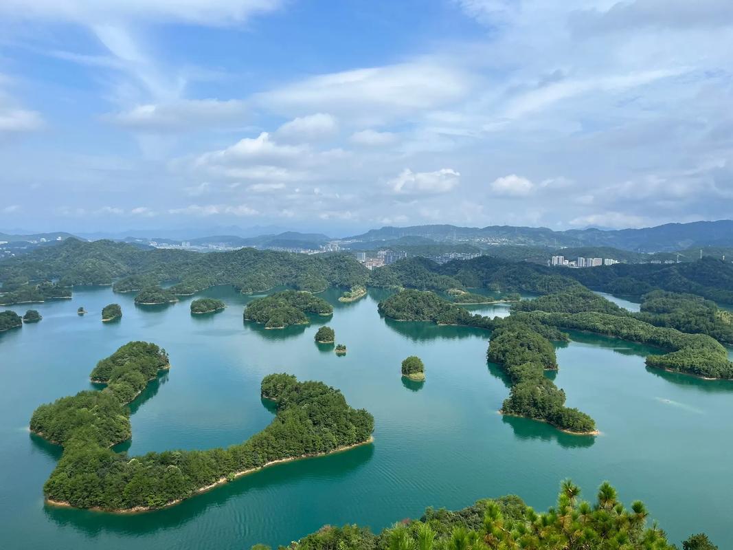 Qiandaohu-Lake-Hangzhou